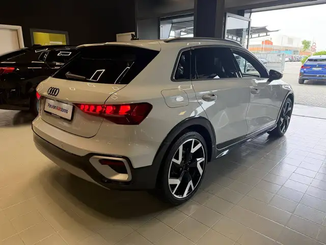 Audi A3 view 8