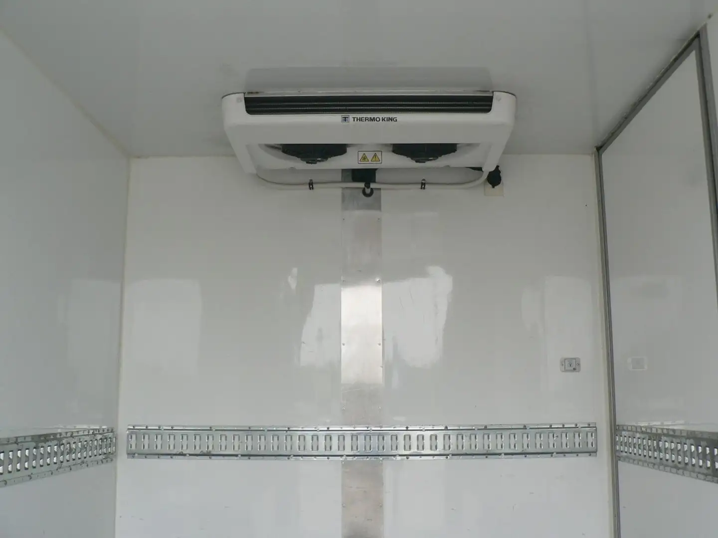 Peugeot Boxer 335 L2 2.2 HDI 130 FAP CONFORT SR Vert - 2