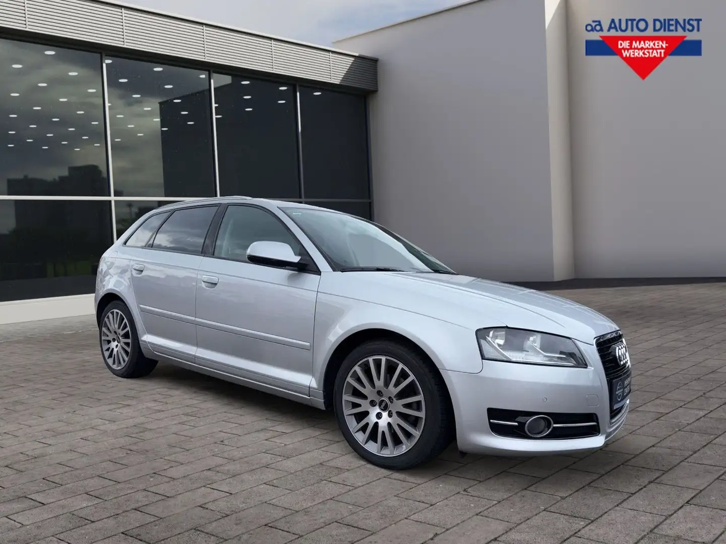 Audi A3 Sportback 1.4 TFSI Ambition Silber - 2