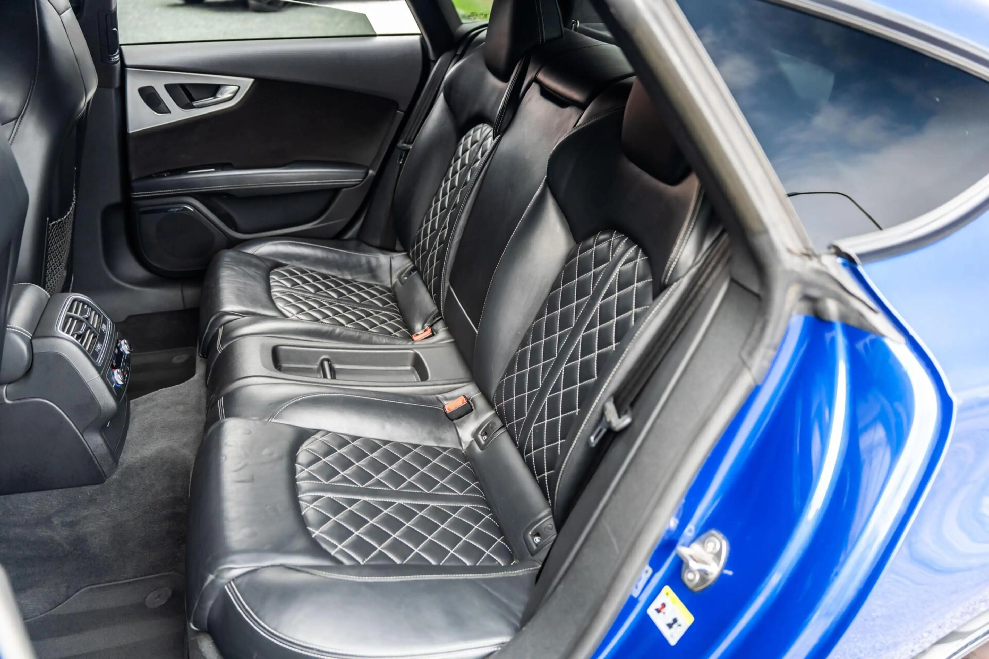 Audi S7 4.0 TFSI S7 quattro Pro Line Plus — photo 31