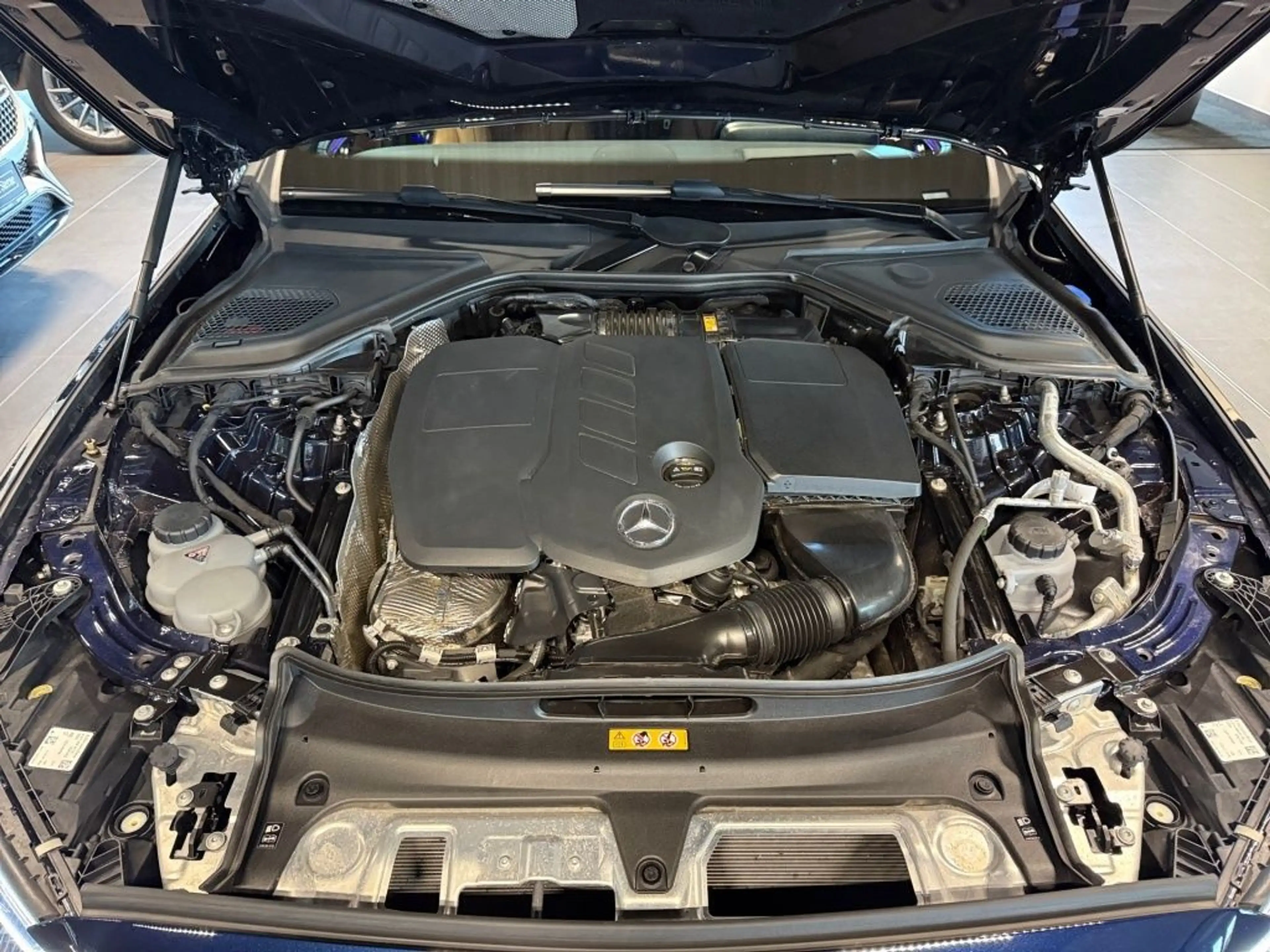 Mercedes-Benz E 220 d 4M T All-Terrain Standheizung -Distronic — photo 4