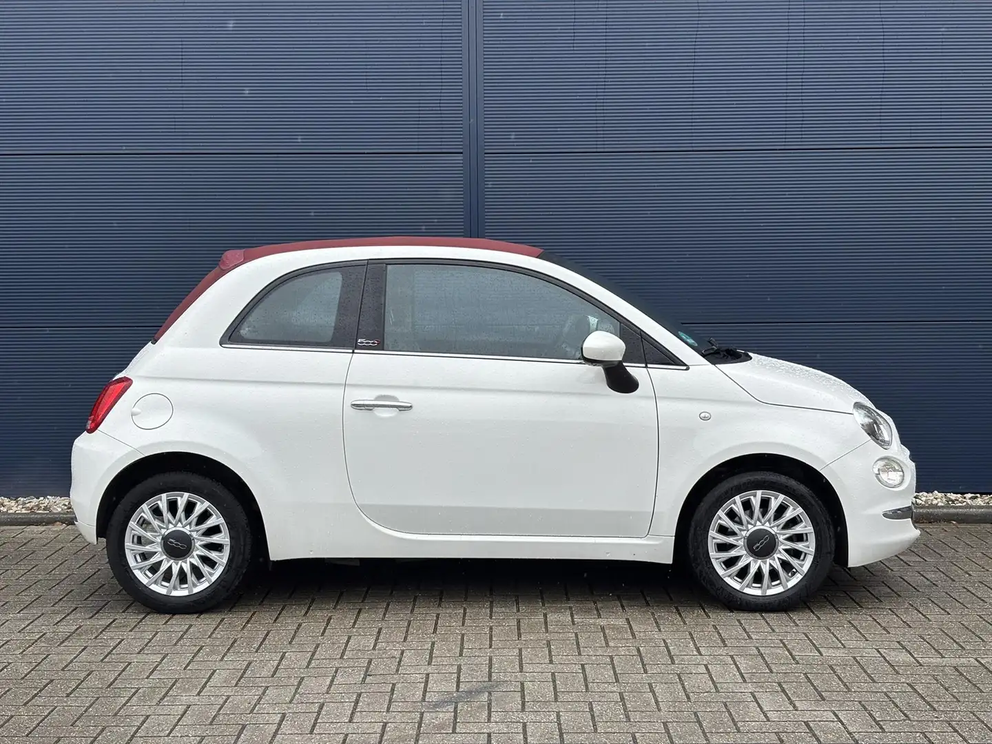 Fiat 500C 1.0 70pk Hybrid Star | Leder | Airco | Parkeersens Wit - 2