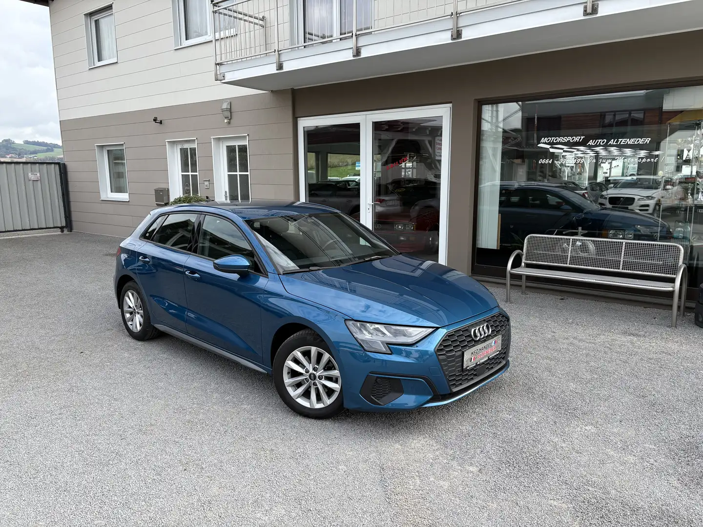 Audi A3 SB 35 TFSI S-tronic *1.BZ*DRIVE-SELECT*AHK*DAB*LED Blau - 1