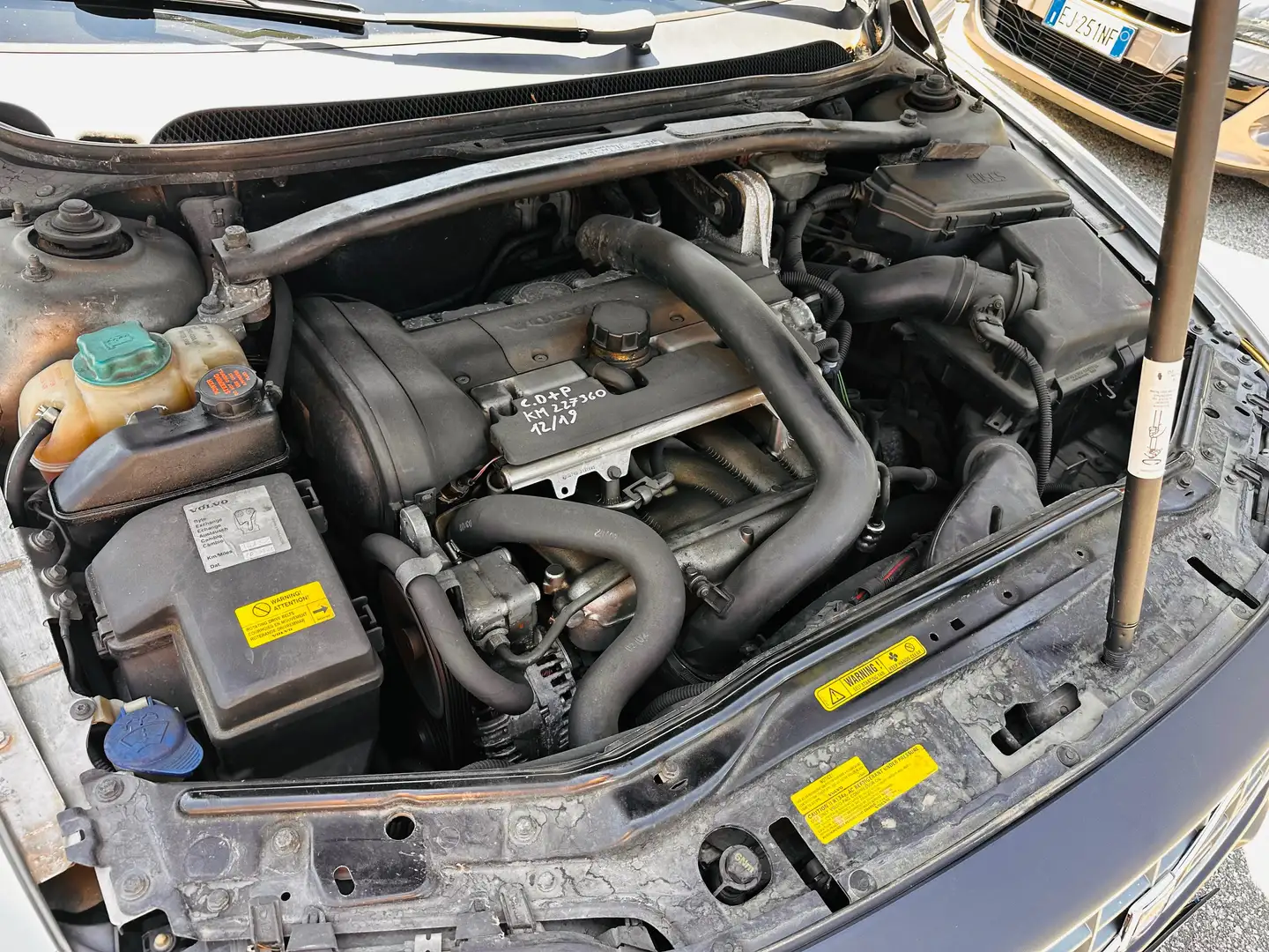 Volvo V70 V70-XC 2.4 Turbo Benzina 4x4 Optima AWD Argent - 2