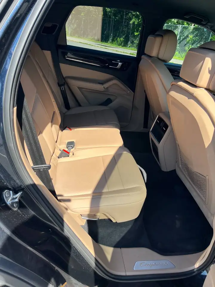 Porsche Cayenne снимка Porsche Cayenne