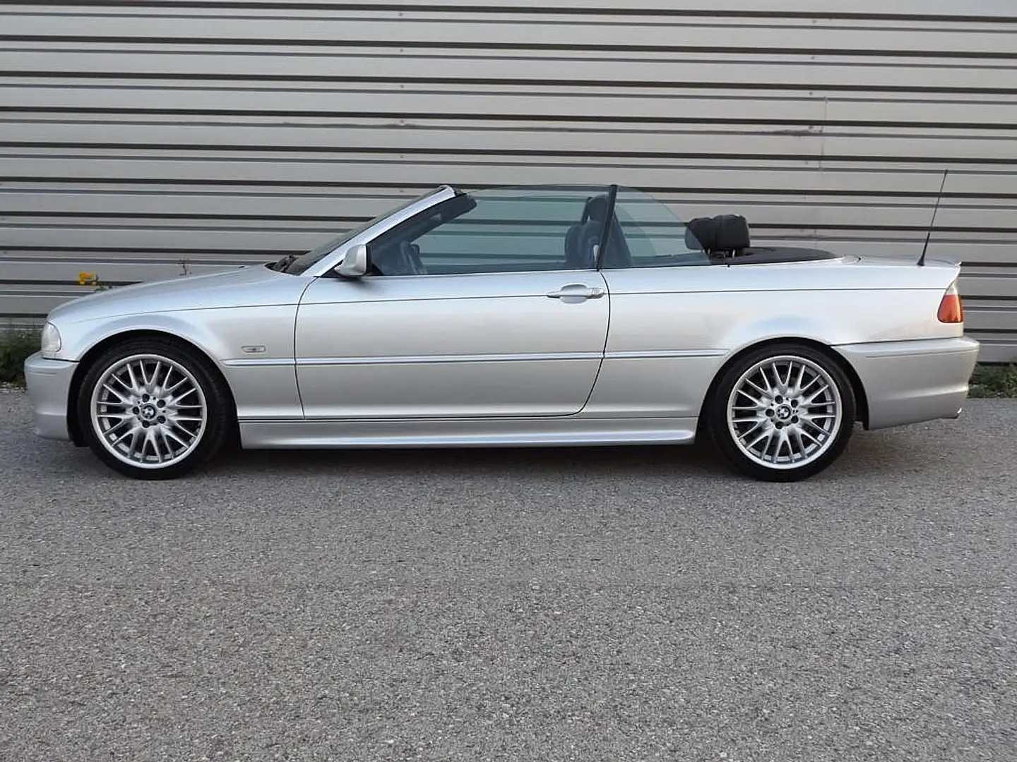 BMW 330 ci Cabriolet Automat E46M54 M-Paket Leder NaviX... Silber - 2
