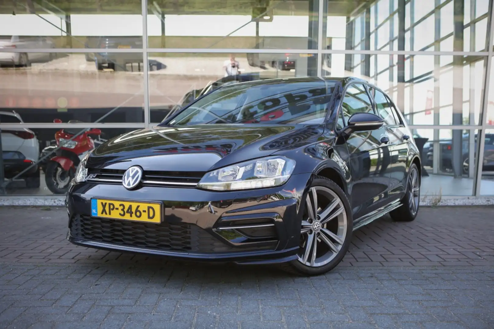 Volkswagen Golf 1.4 TSI | R-line Negro - 1