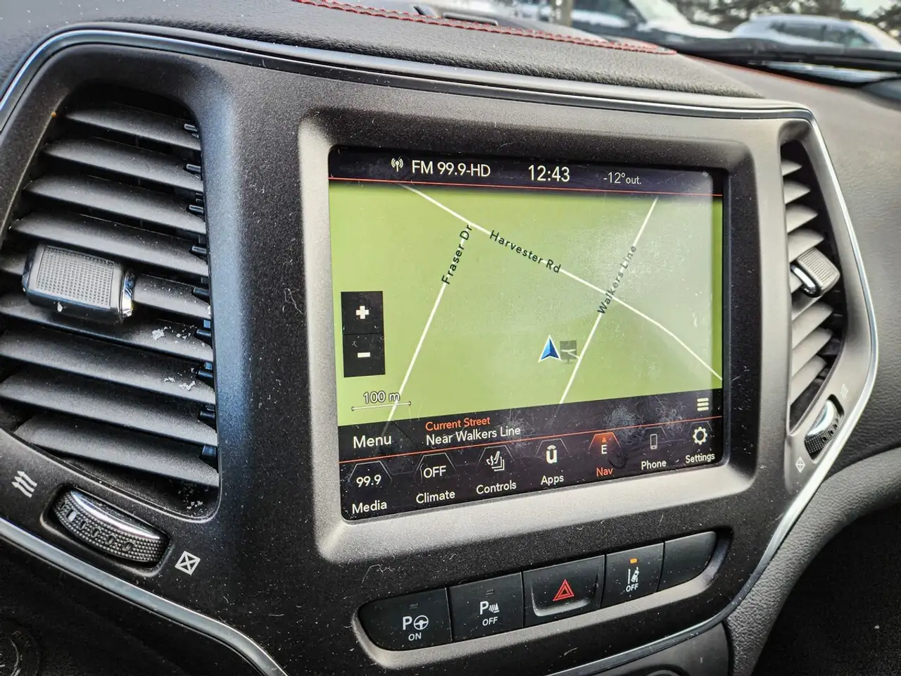 Jeep Cherokee снимка Jeep Cherokee