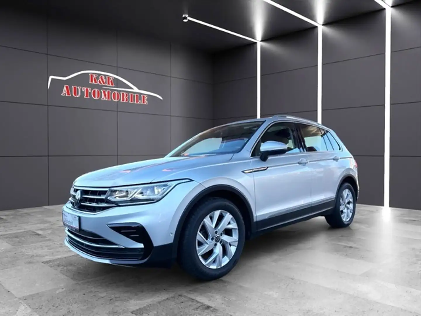 Volkswagen Tiguan 2.0 TDI Elegance AID/MATRIX/PANO/ACC/CAM Argent - 1