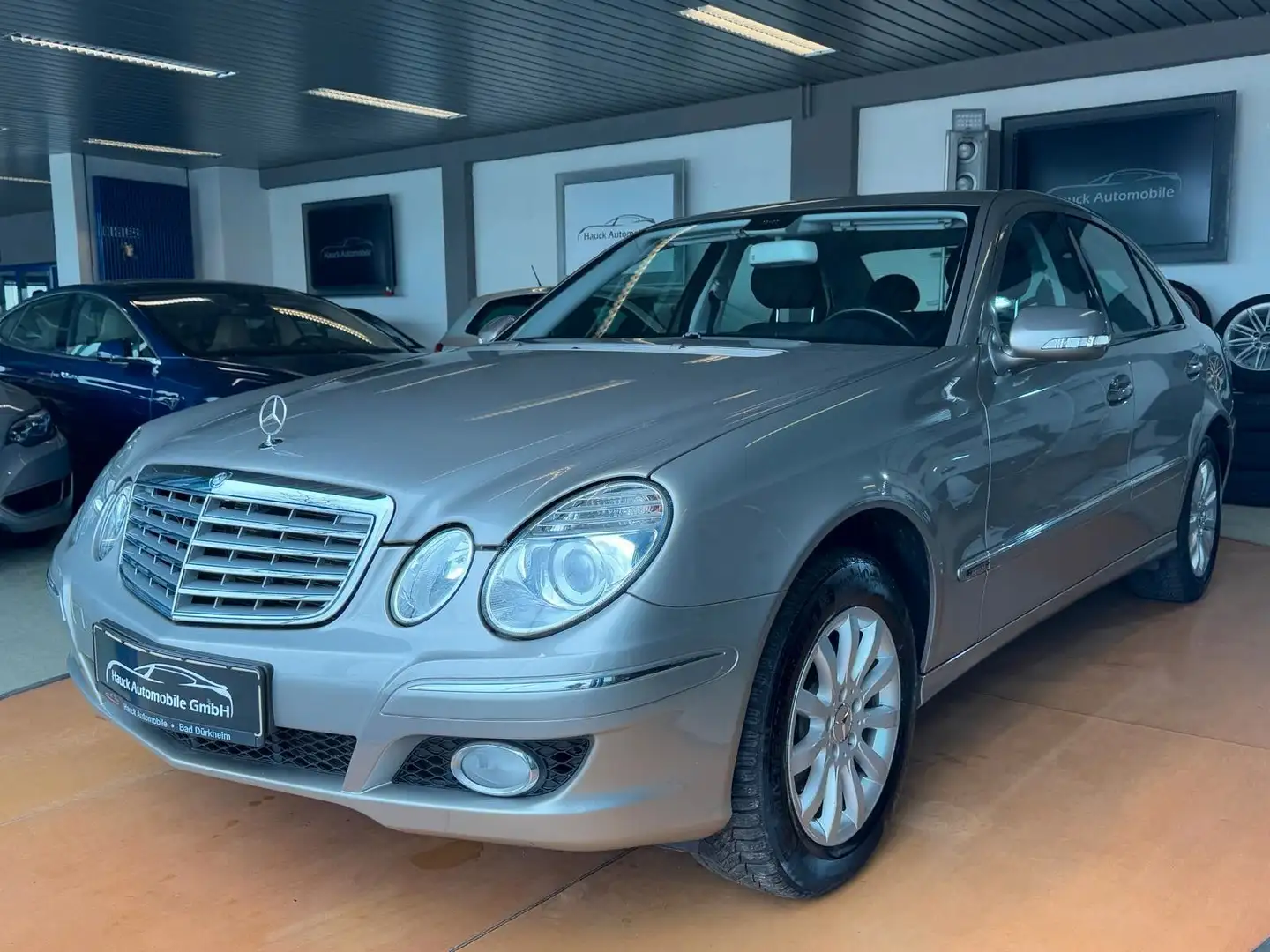 Mercedes-Benz E 220 Lim. CDI/ 79105 KM  /AUTOM./TEMPOM/MB- Sch Plateado - 1