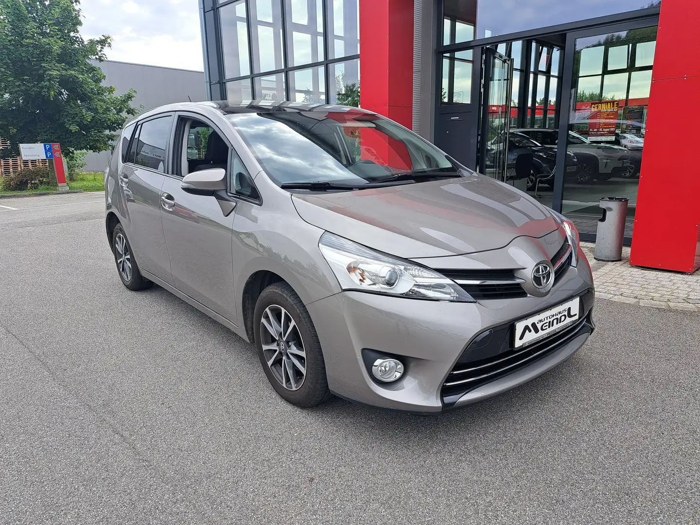Toyota Verso SkyView Edition, 51500 km,AHK,Panorama,Sitzheizung Bronze - 2