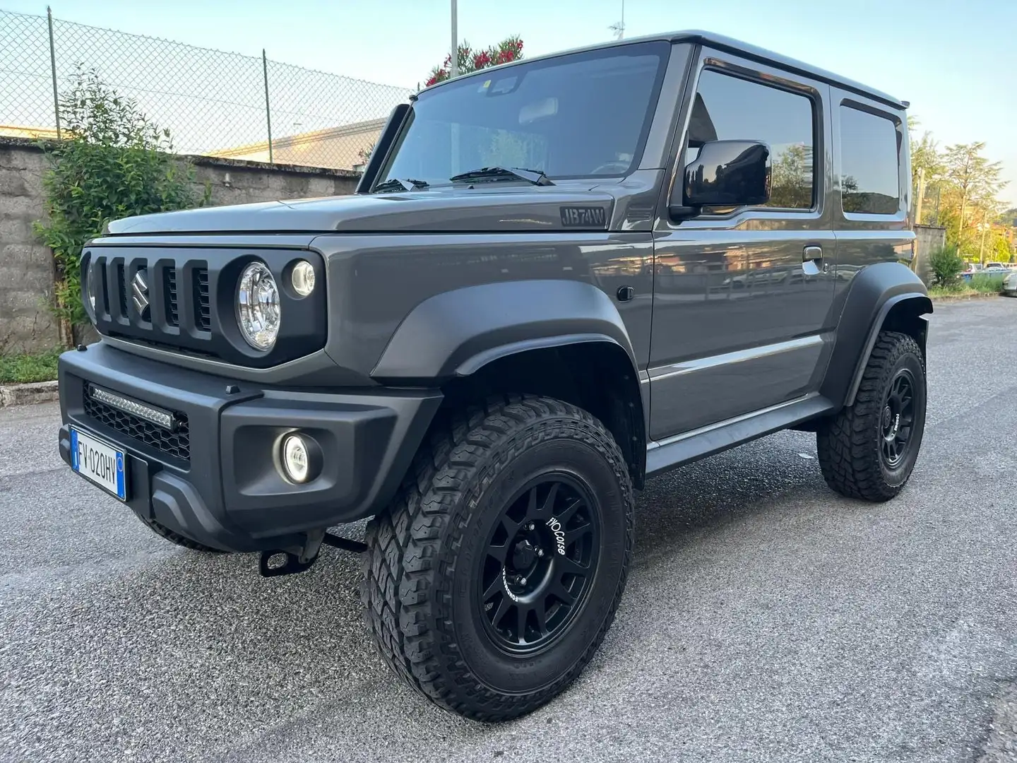Suzuki Jimny Jimny IV 2019 1.5 Sakigake 4wd allgrip Grigio - 1