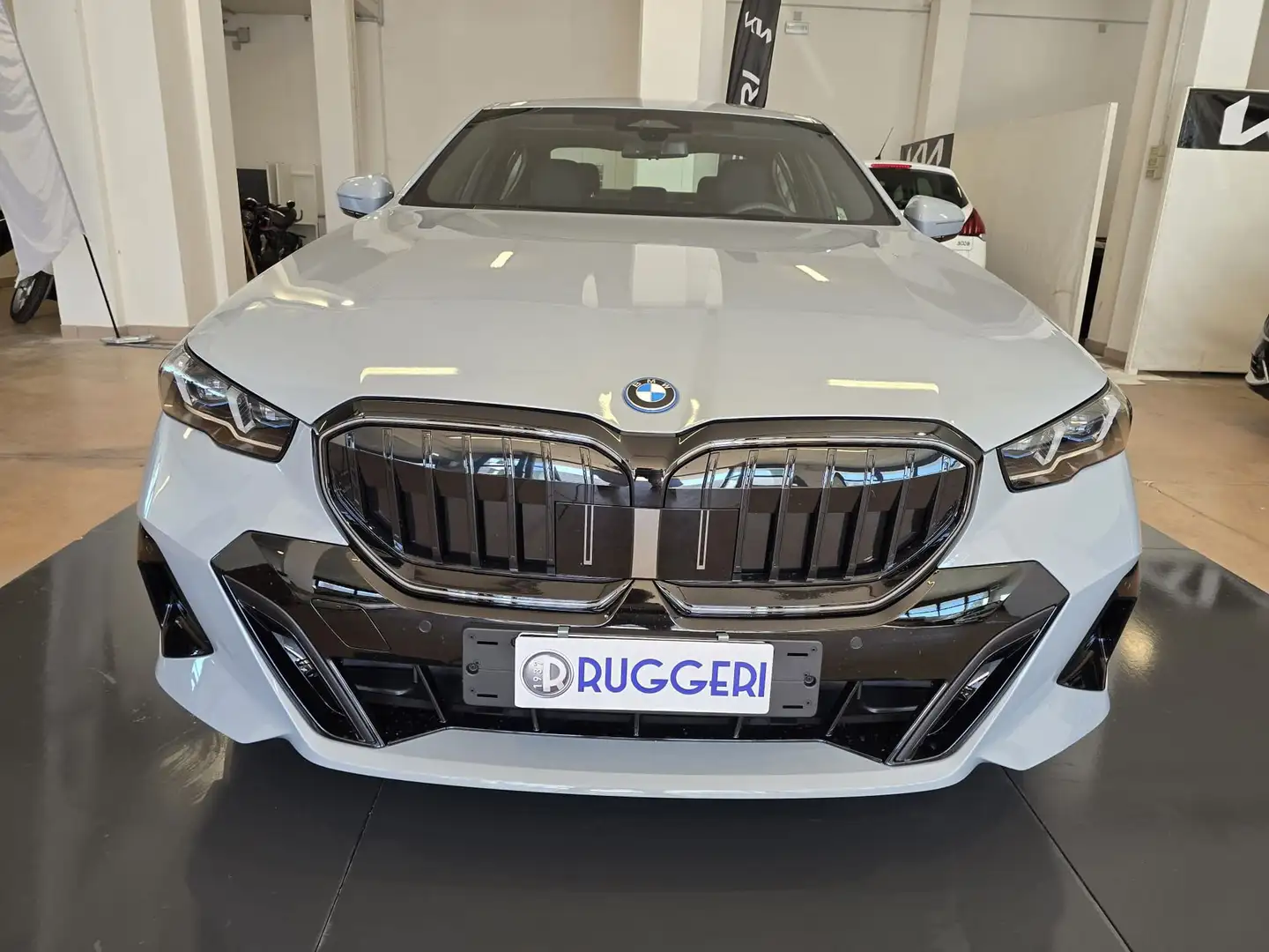 BMW 530 530e sDrive Msport Gris - 2