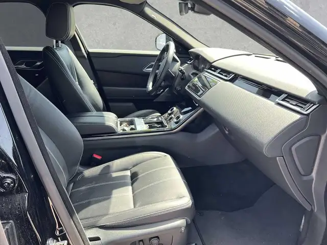 Land Rover Range Rover Velar view 3