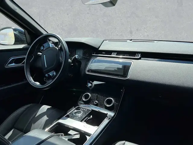Land Rover Range Rover Velar view 4