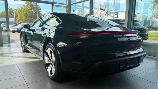 Porsche Taycan view 7