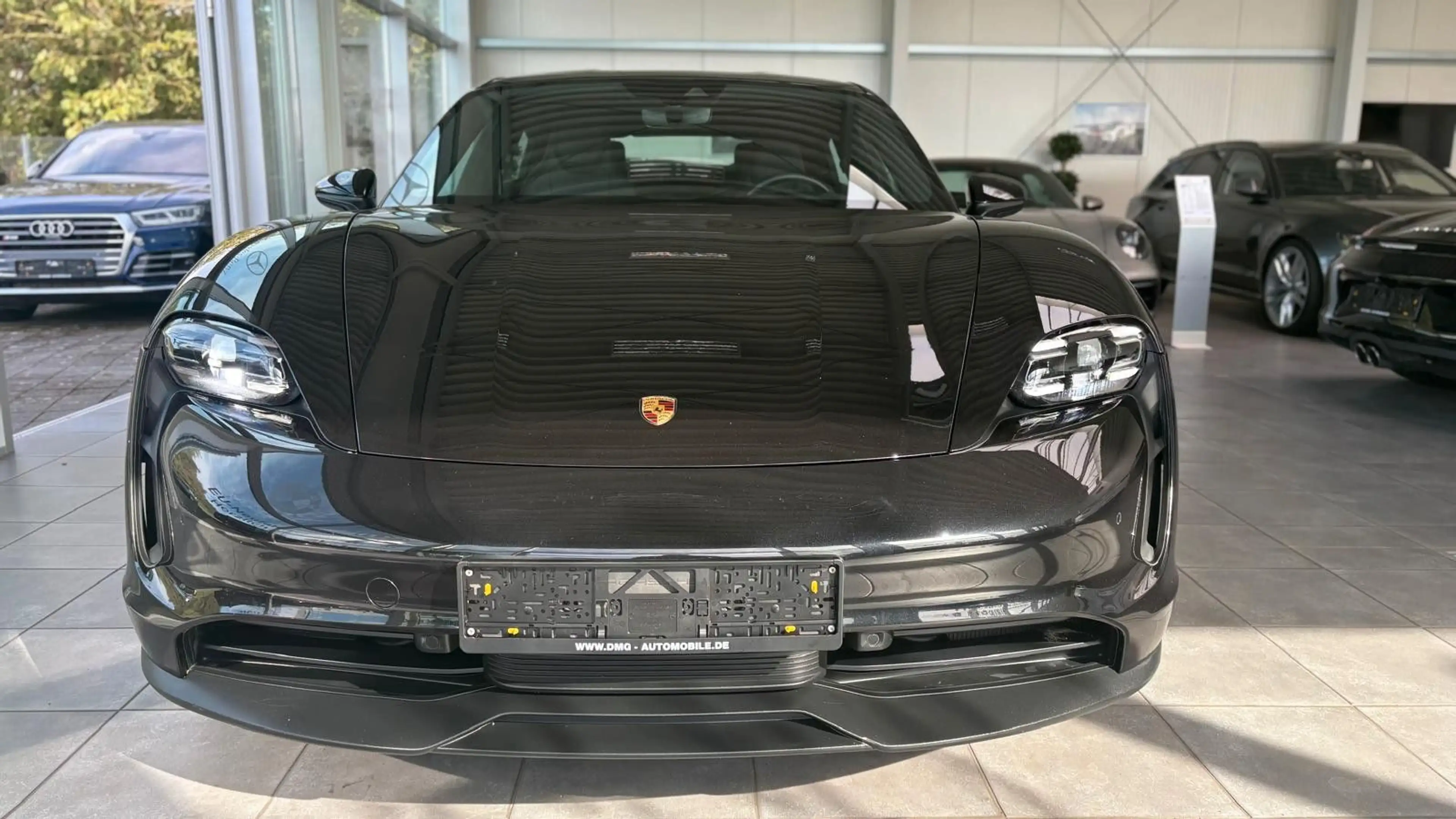 Porsche Taycan 4 S — photo 2