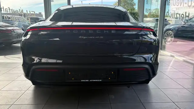 Porsche Taycan view 23