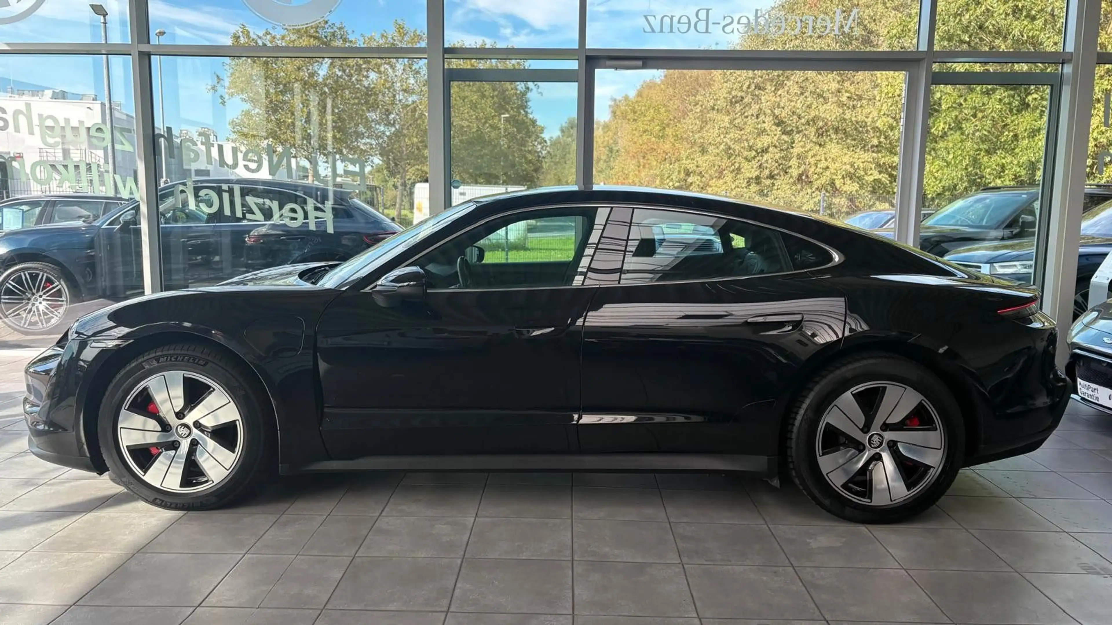 Porsche Taycan 4 S — photo 4