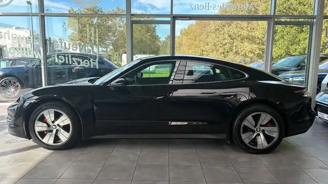 Porsche Taycan view 4