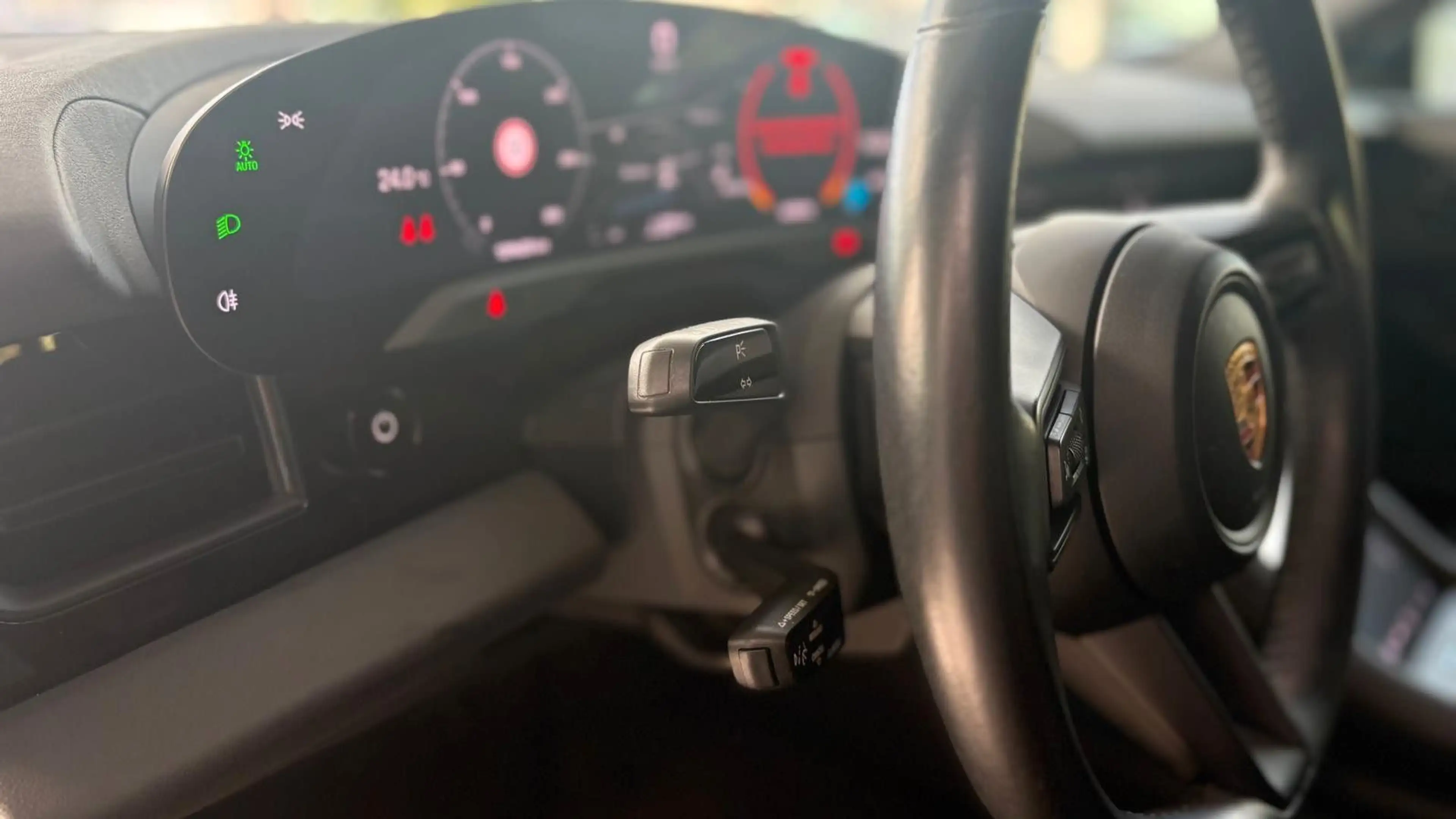 Porsche Taycan 4 S — photo 13