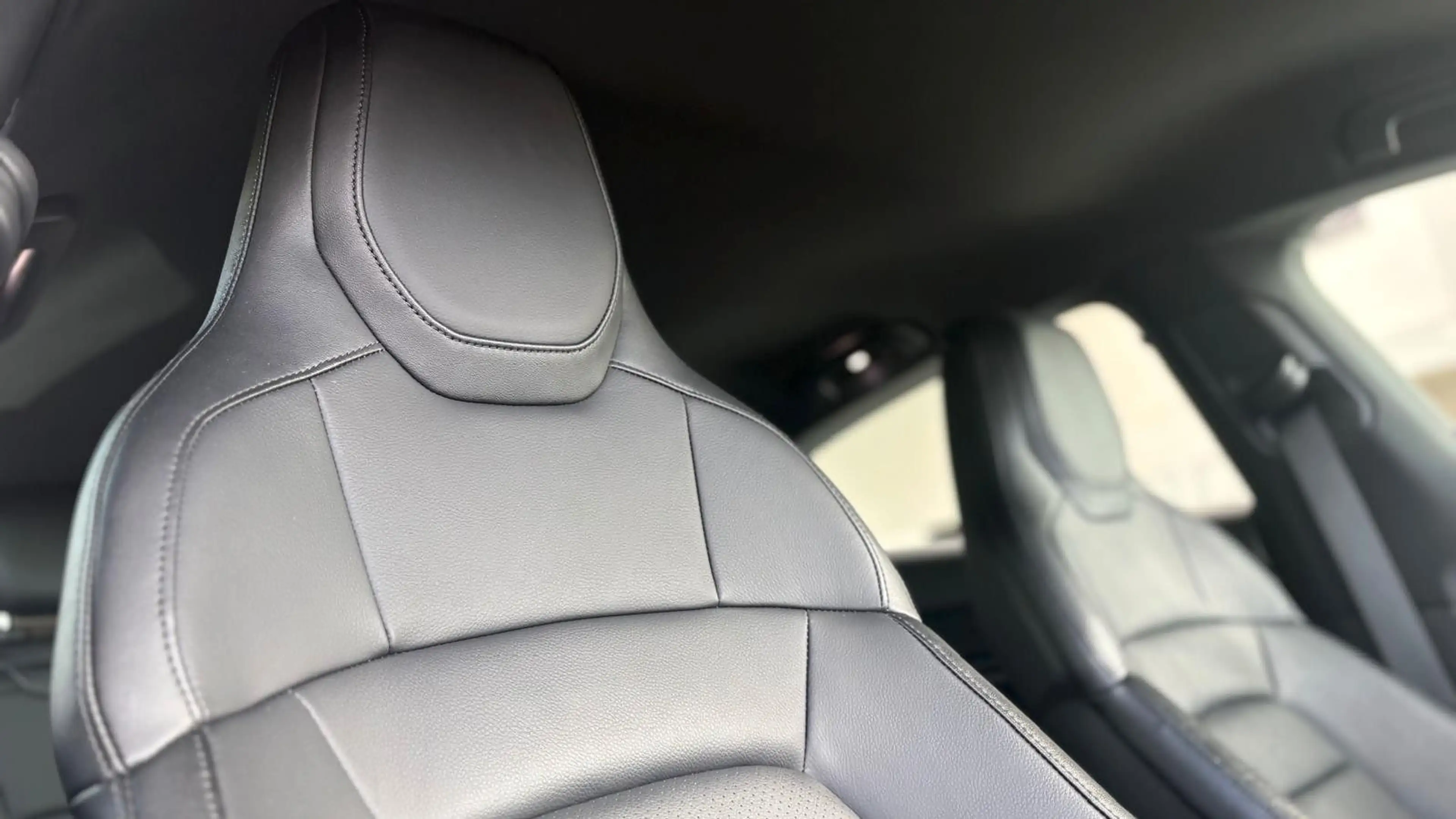 Porsche Taycan 4 S — photo 9