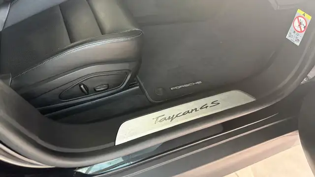 Porsche Taycan view 27