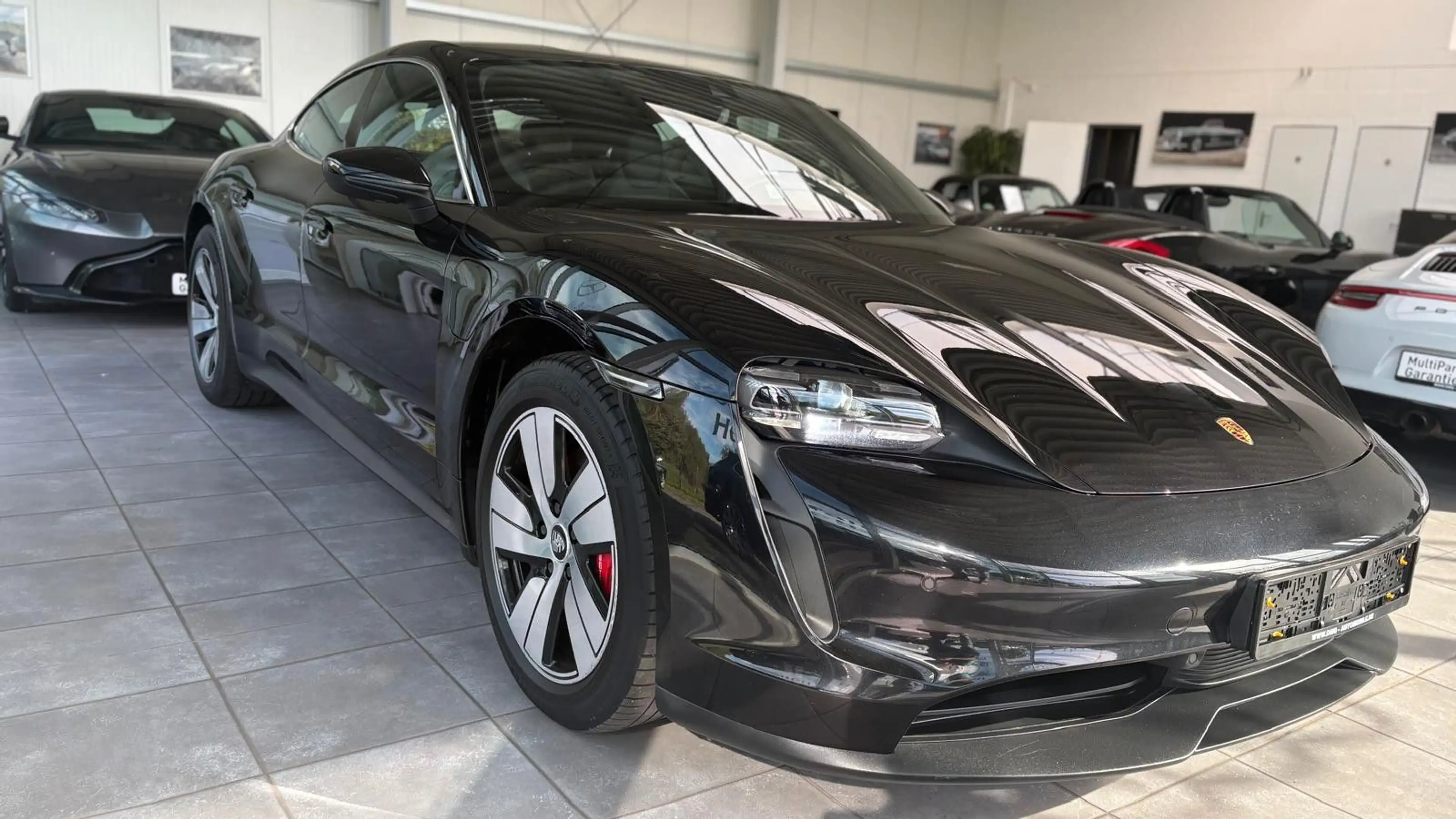 Porsche Taycan 4 S — photo 8