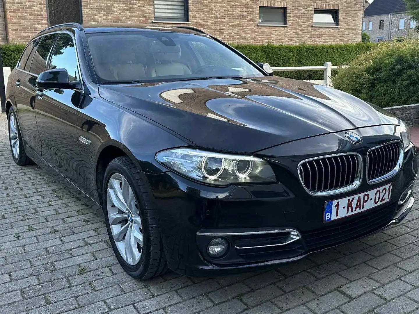 BMW 520 520d Touring Aut. Luxury Line Noir - 1