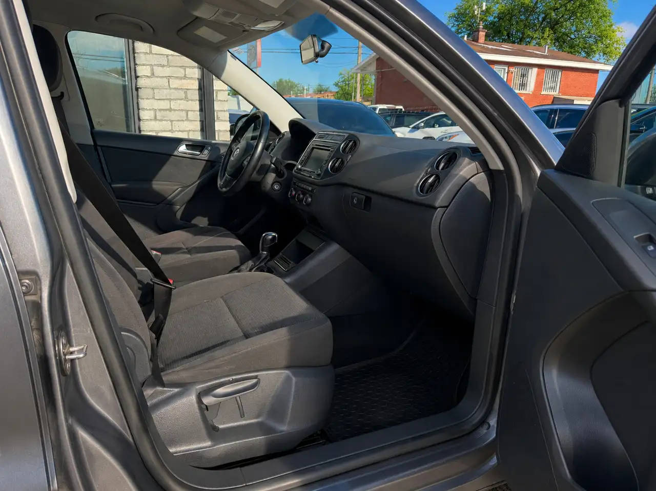 Volkswagen Tiguan снимка Volkswagen Tiguan