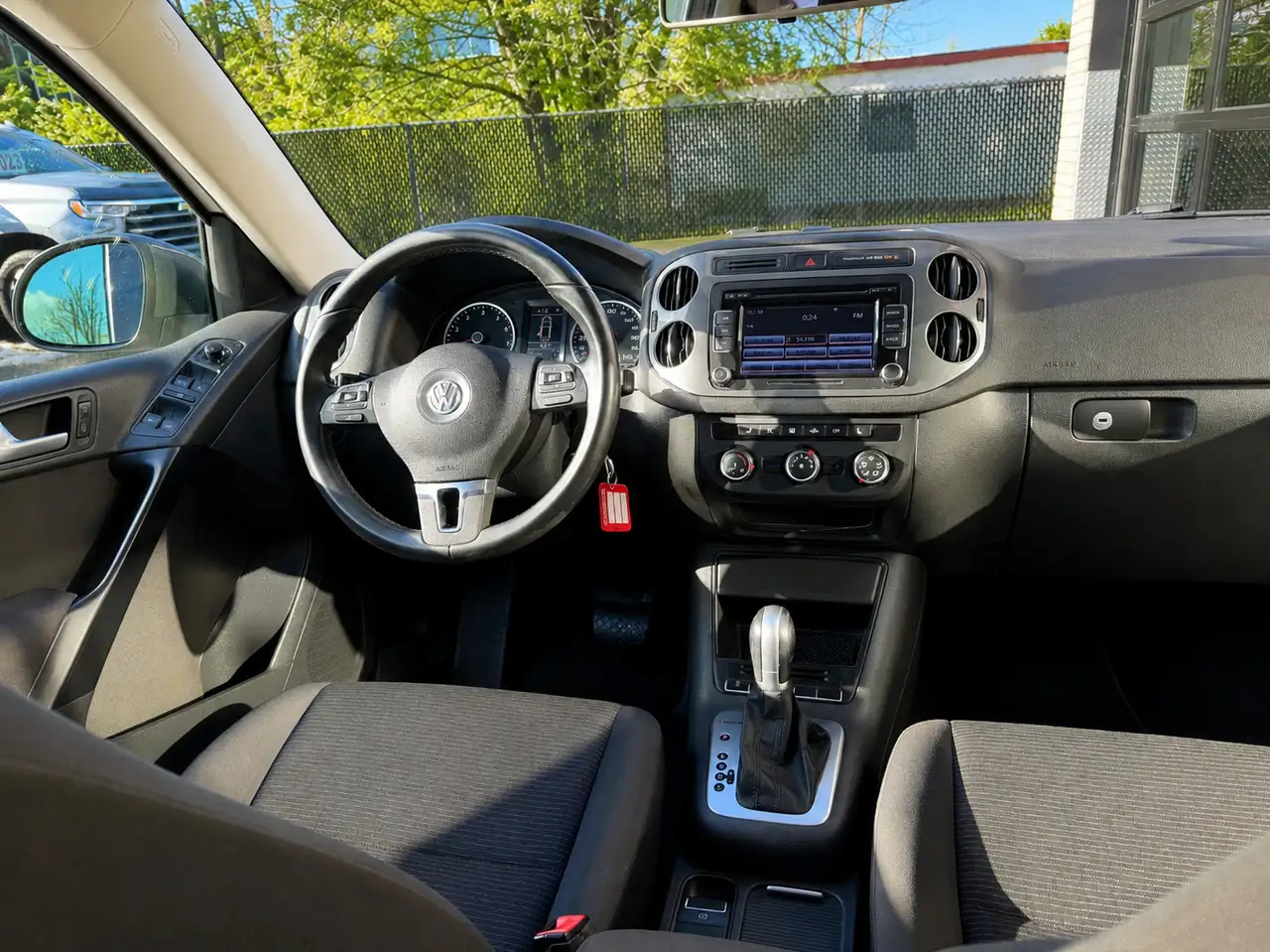Volkswagen Tiguan снимка Volkswagen Tiguan