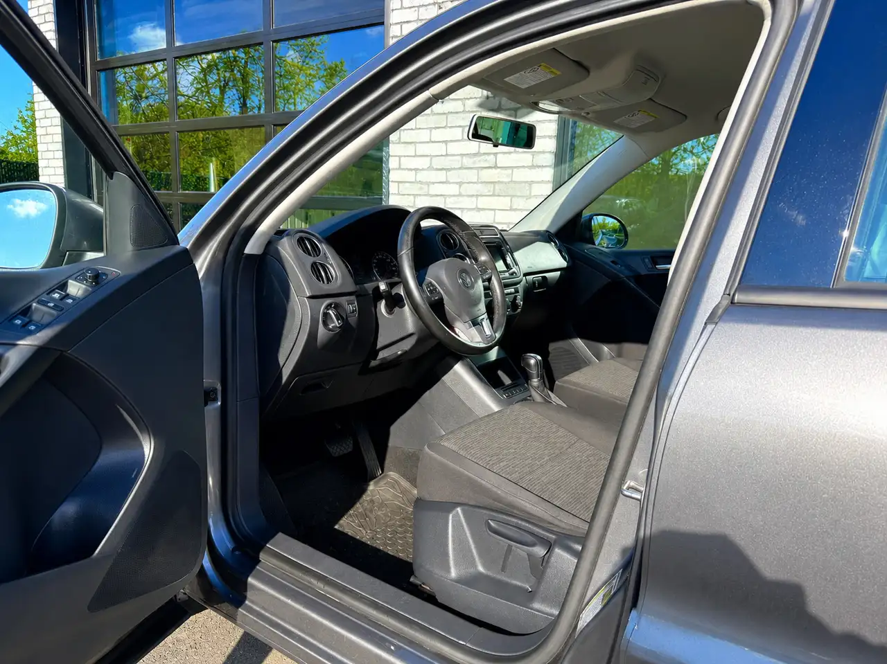 Volkswagen Tiguan снимка Volkswagen Tiguan