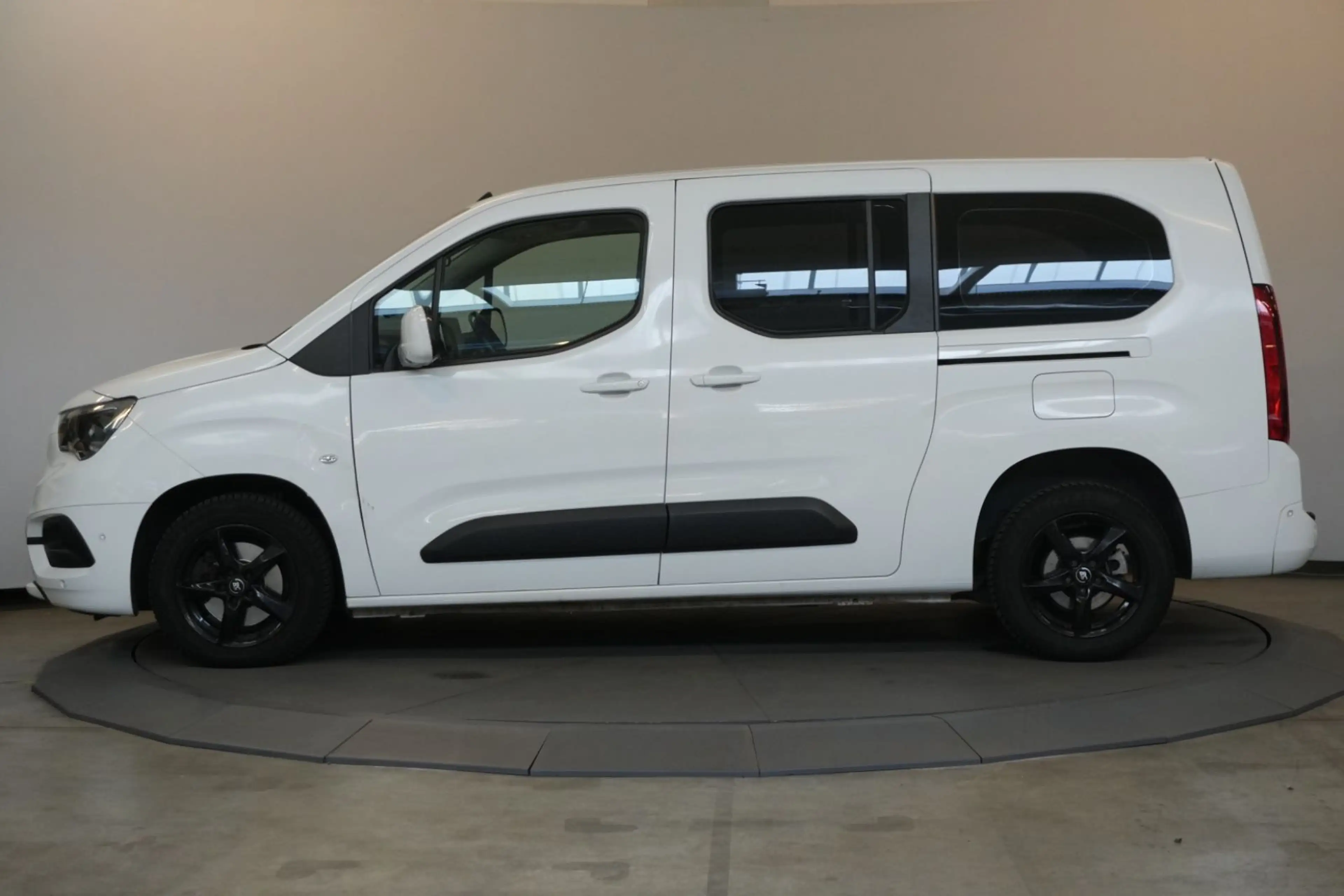 Opel Combo Life XL Edition 1.5 CDTI 7-Sitzer Auto Kam — photo 2