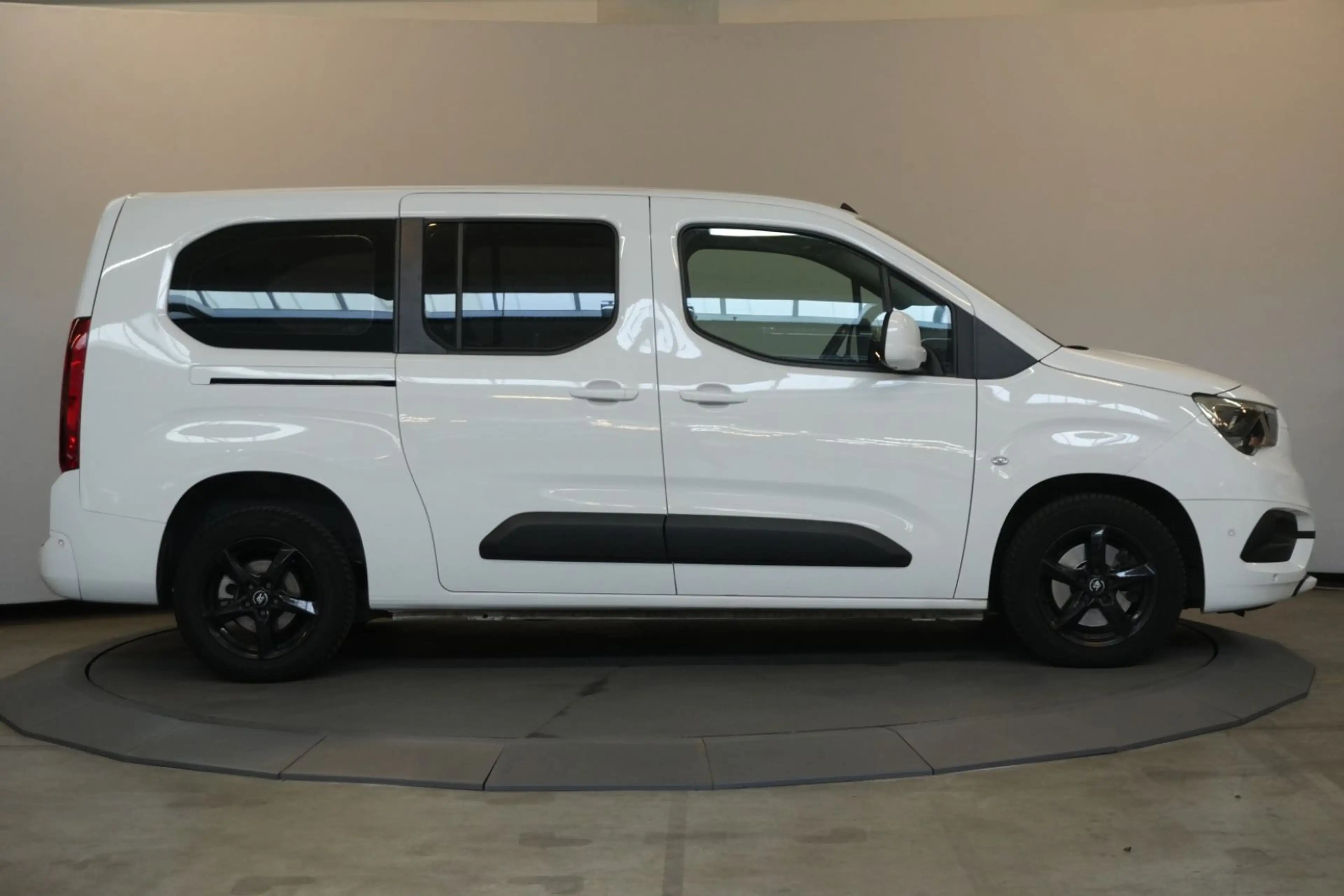 Opel Combo Life XL Edition 1.5 CDTI 7-Sitzer Auto Kam — photo 6