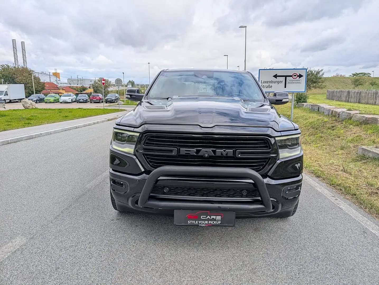 Dodge RAM RAM 1500 5,7 V8 HEMI - QuadCab - 20% MWST - LAR... Schwarz - 2