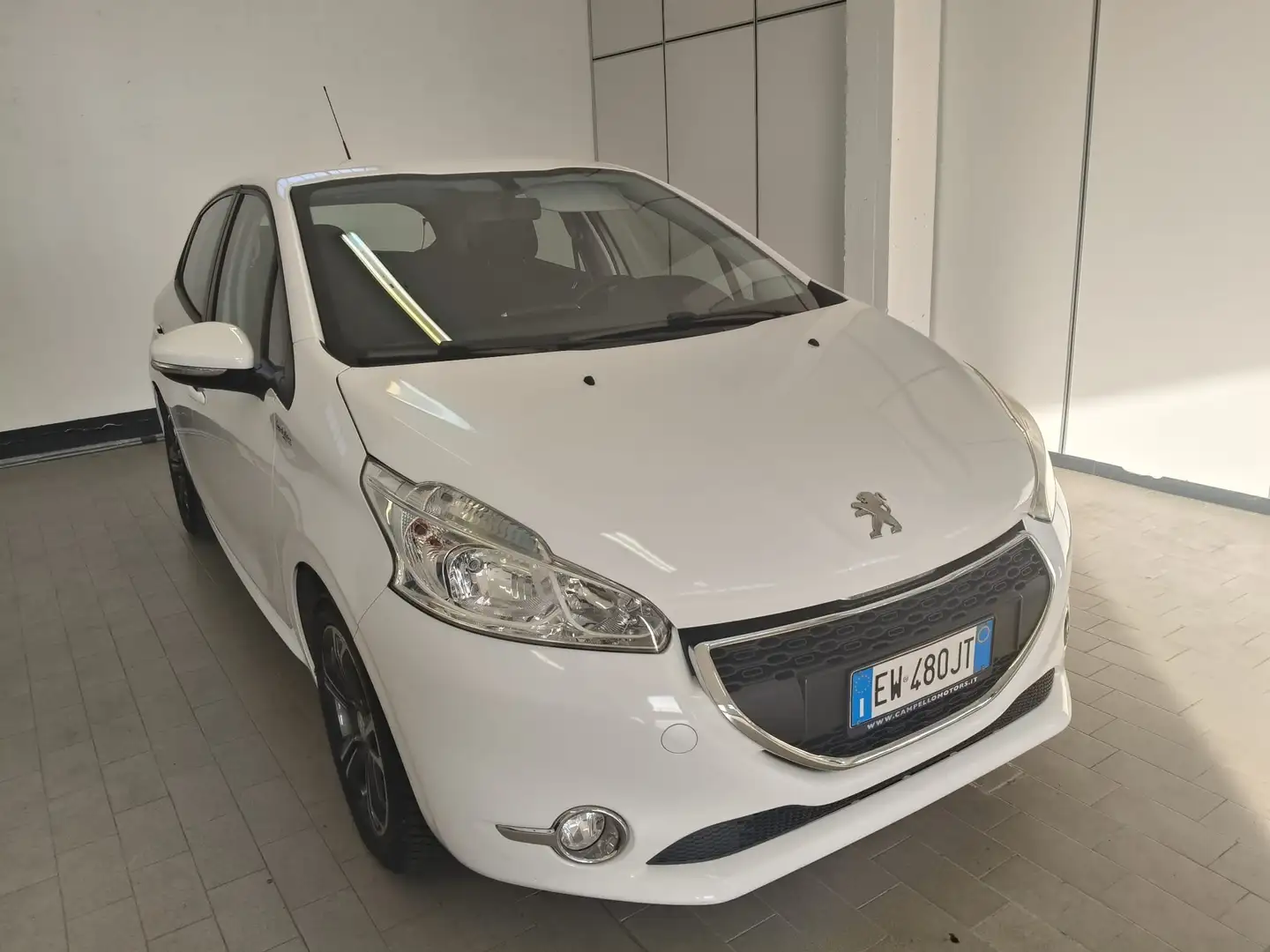 Peugeot 208 208 5p 1.6 e-hdi 8v Access s Blanc - 1