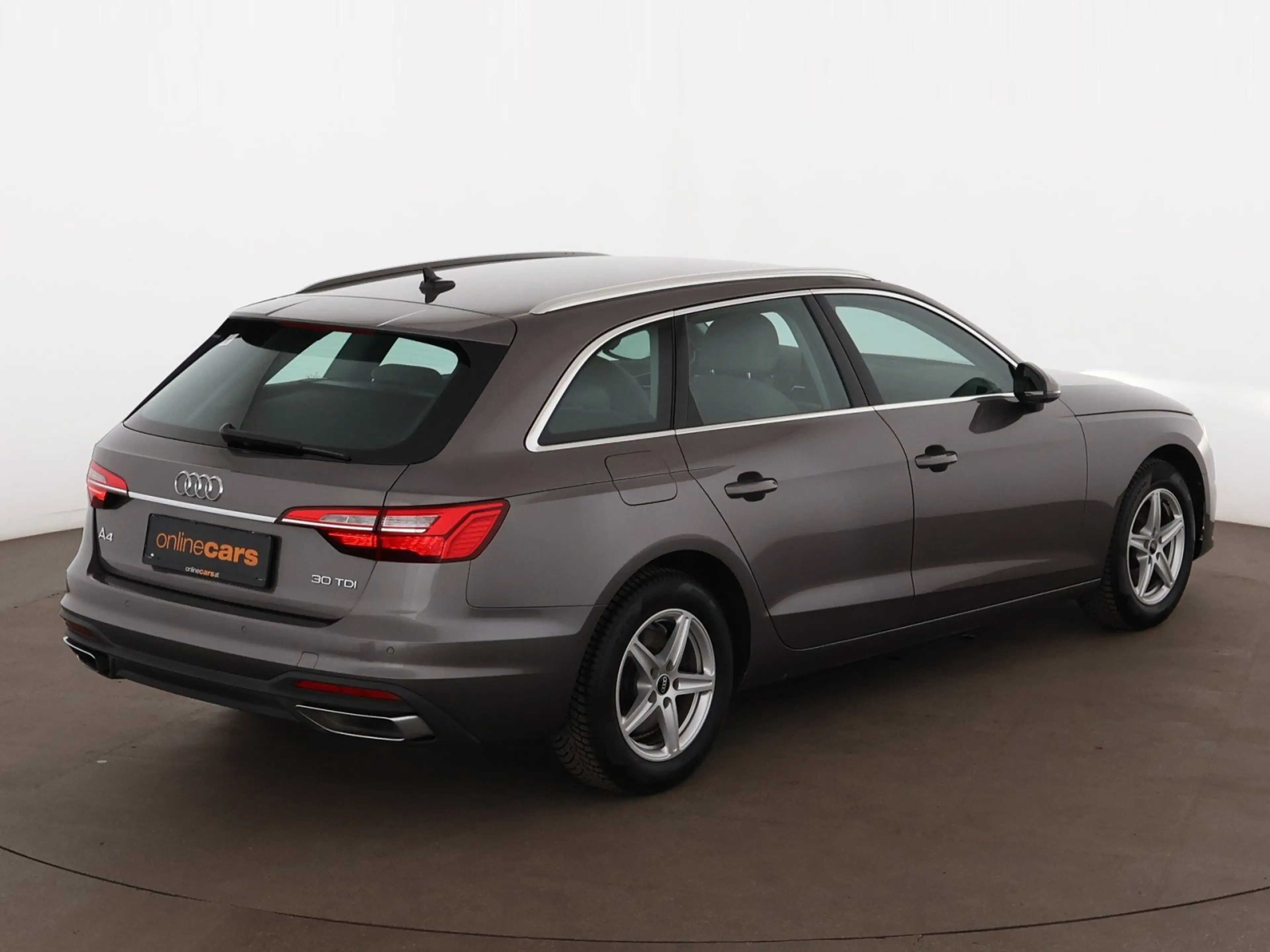 Audi A4 Avant 30 TDI Aut LED NAVI TEMPOMAT KLIMA PDC — photo 8