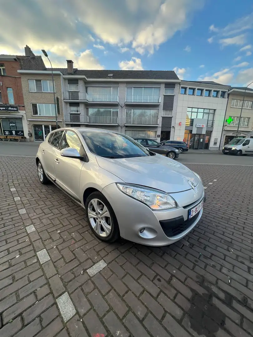 Renault Megane 1..4 essence - 2
