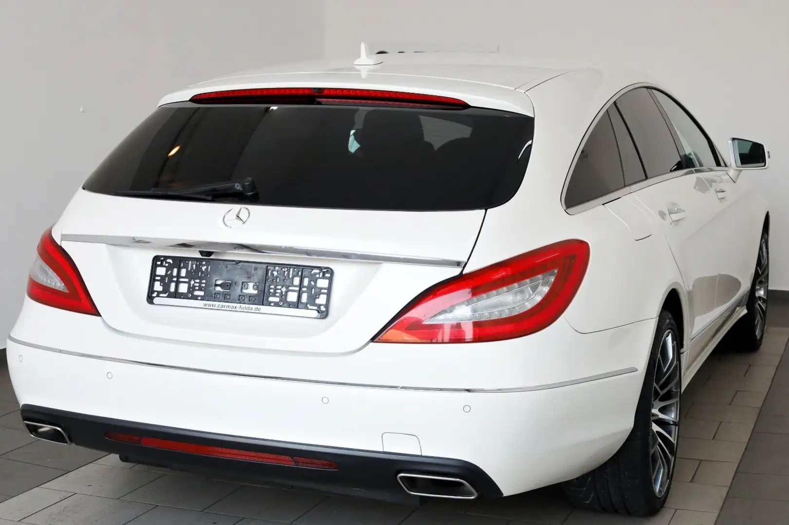 Mercedes-Benz CLS 350 Sport Leder,Navi,LED,SD,SH+Belüftung Weiß - 2