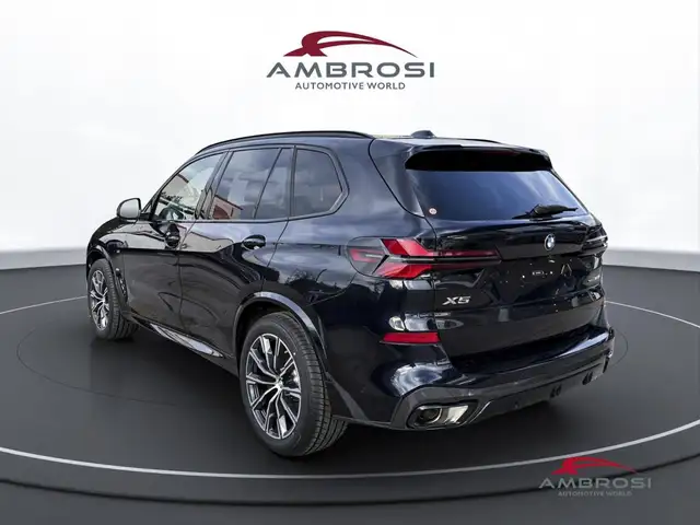 BMW X5 view 4