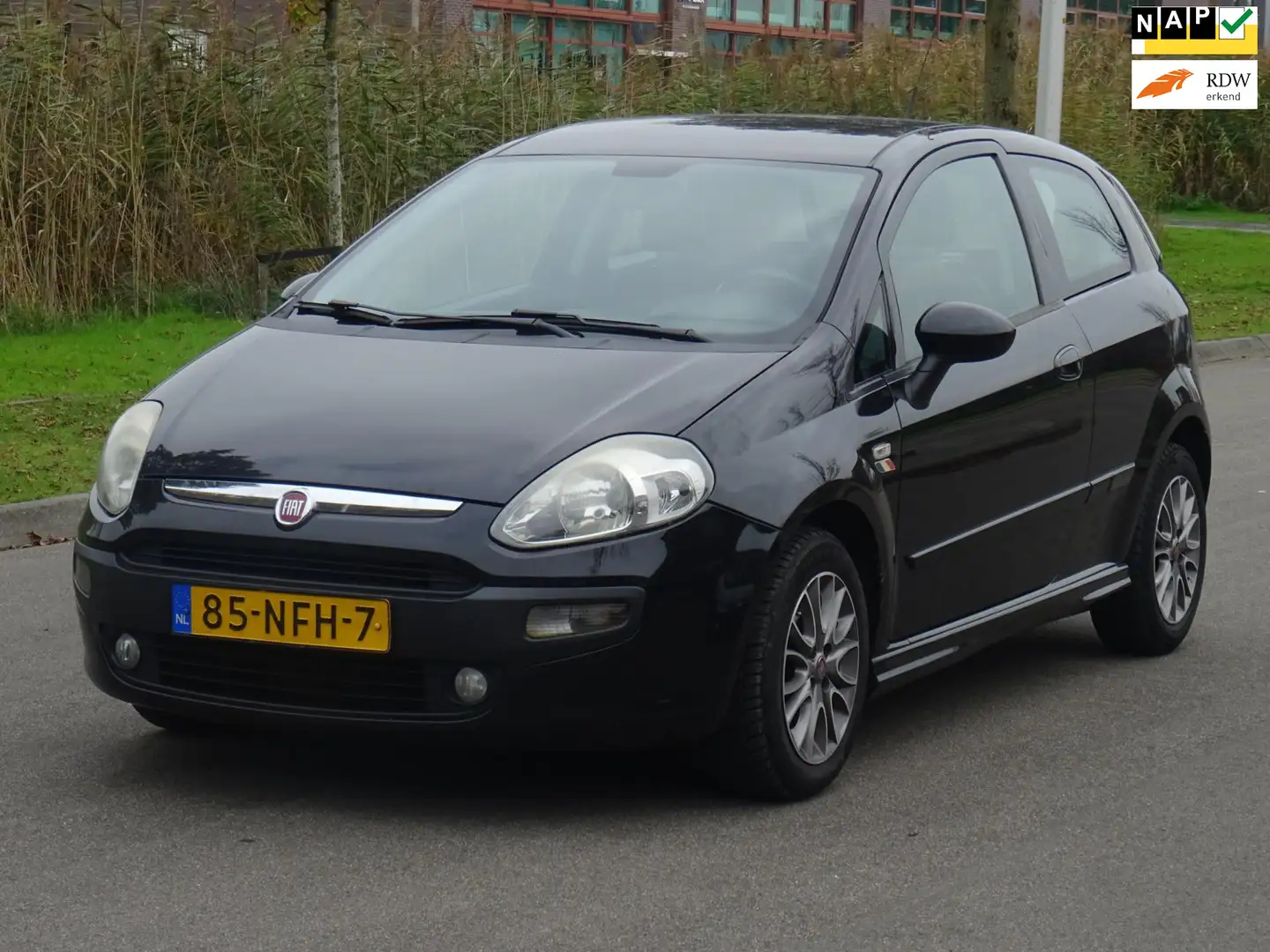 Fiat Punto Evo 1.3 M-Jet Dynamic BJ2010 NAP/AIRCO/CRUISE/APK Zwart - 1
