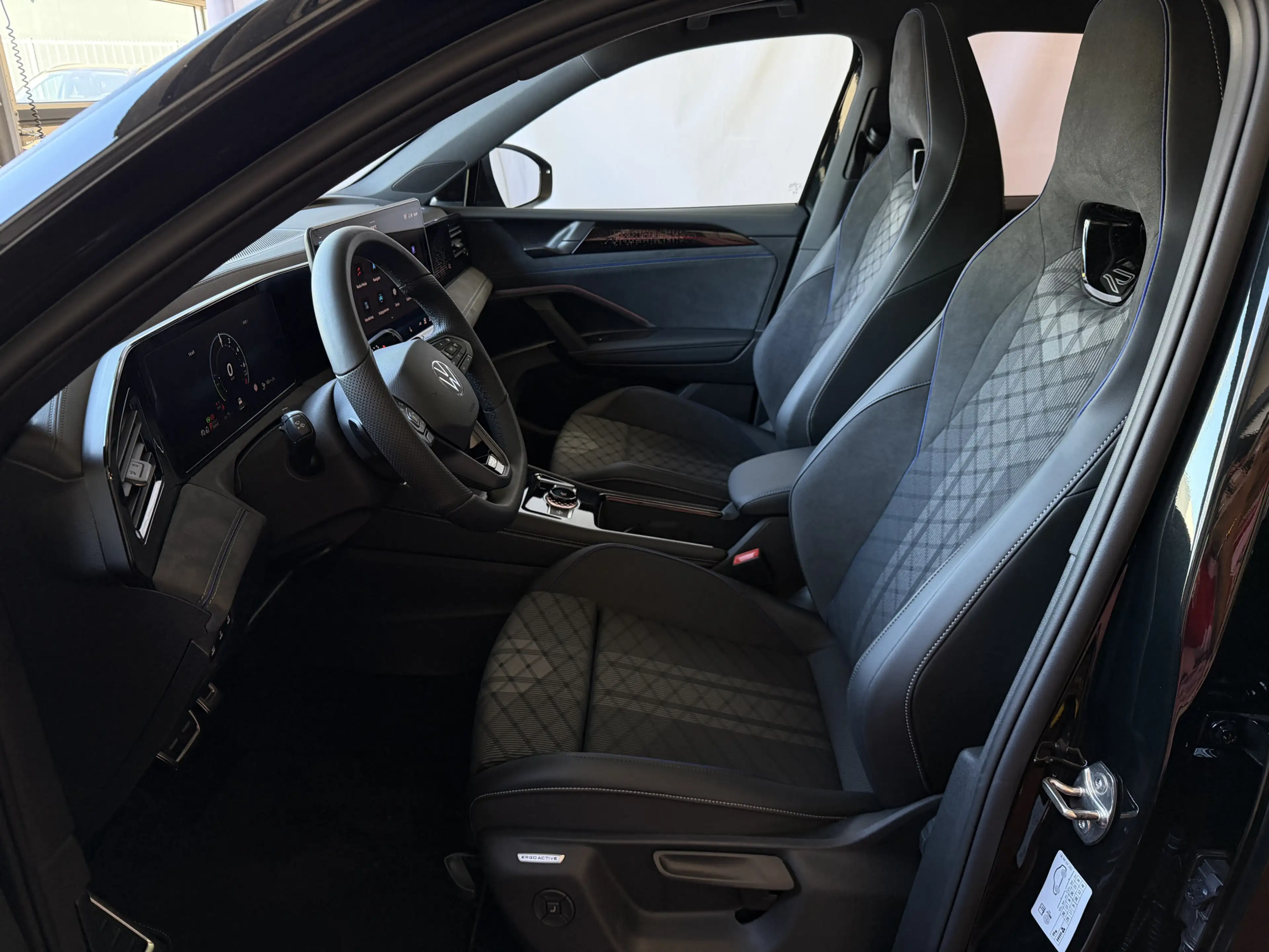 Volkswagen Tiguan 1.5 eHYBRID 272 PK NW AUTO R-LINE VW.TREKHAAK BLAC — photo 20