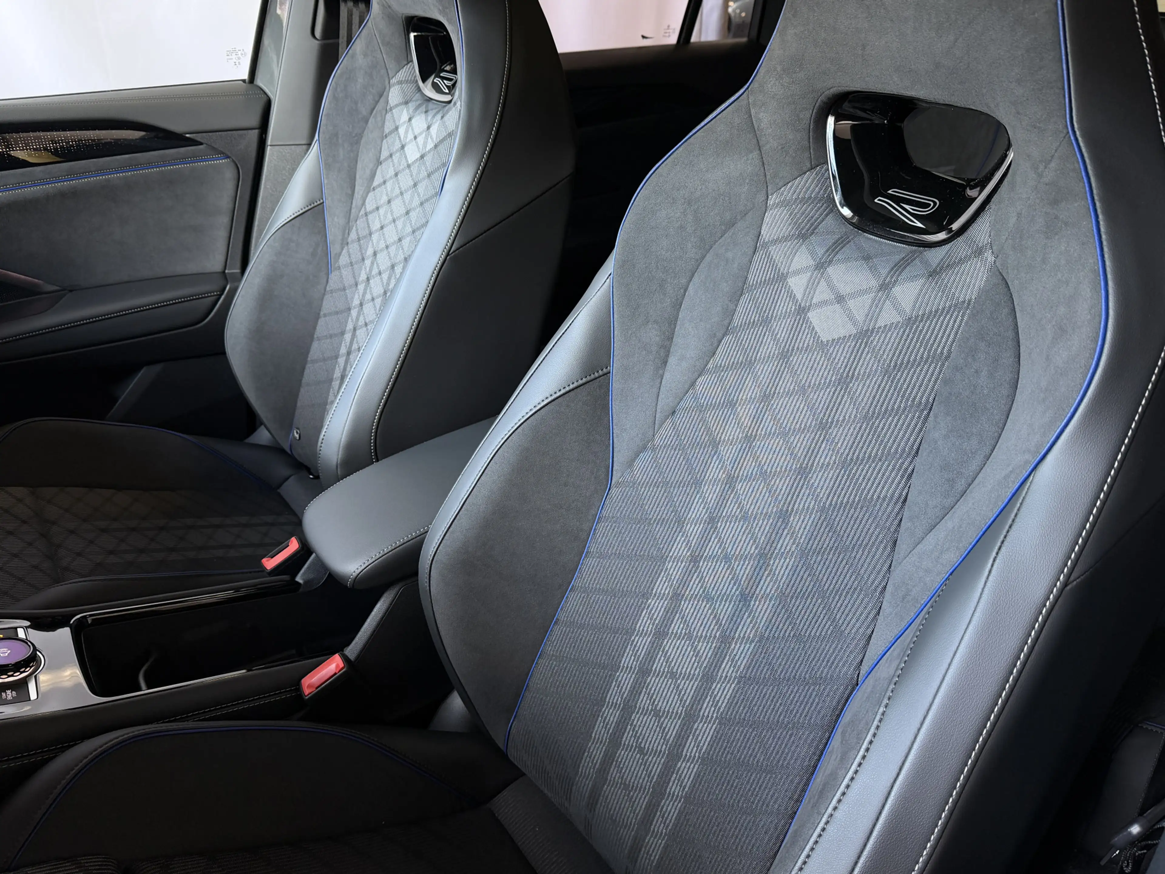 Volkswagen Tiguan 1.5 eHYBRID 272 PK NW AUTO R-LINE VW.TREKHAAK BLAC — photo 23