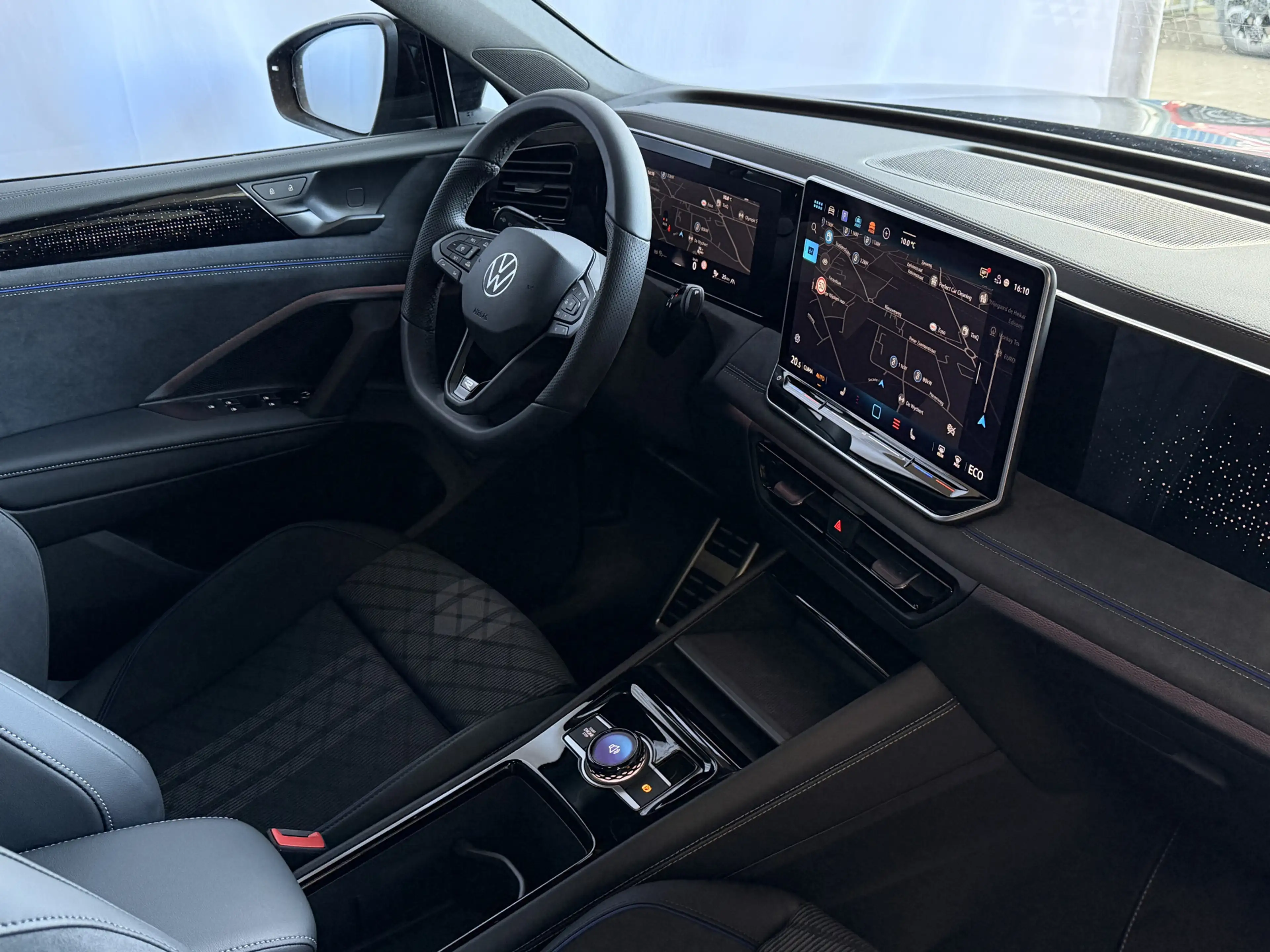 Volkswagen Tiguan 1.5 eHYBRID 272 PK NW AUTO R-LINE VW.TREKHAAK BLAC — photo 39