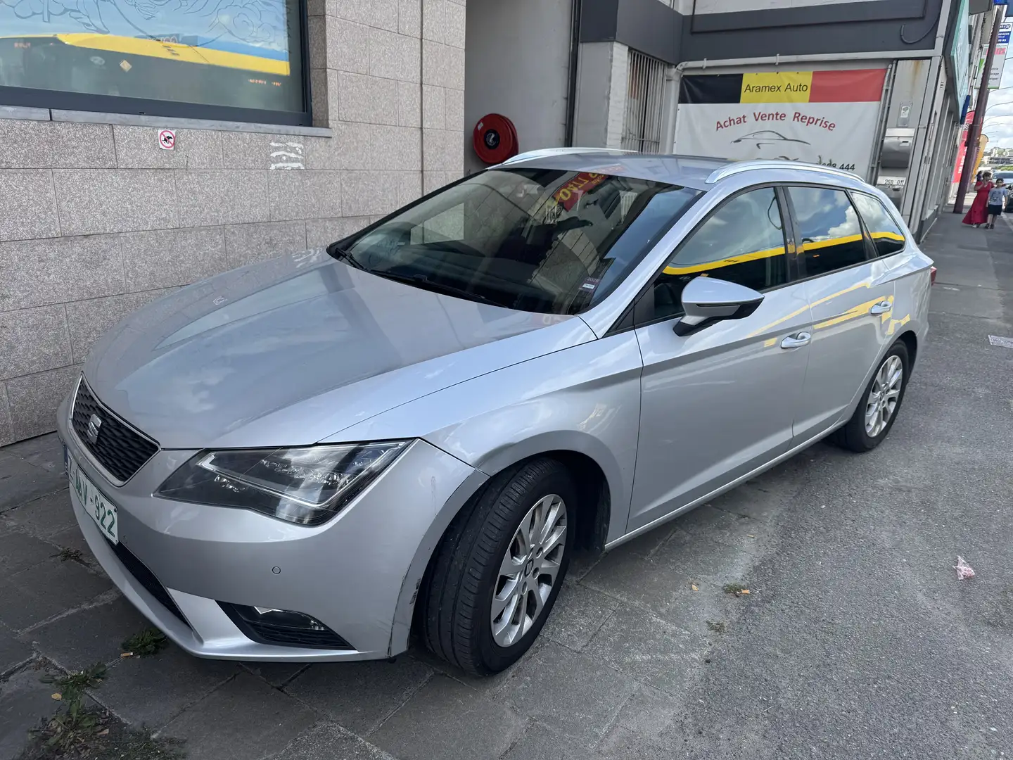 SEAT Leon ST 1.6 CR TDi Style Argent - 2