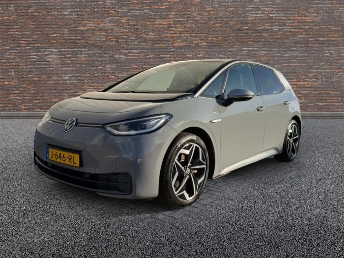Volkswagen ID.3 First Plus 58 kWh ECC LMV NAVI CRUISE Gris - 2
