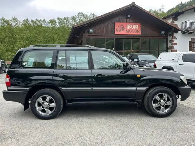Toyota Land Cruiser 100 4.7 V8 VX AUTO CUERO Navegador