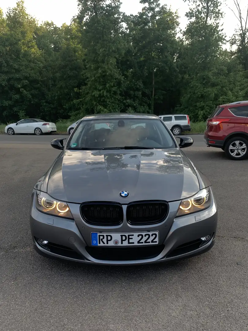 BMW 320 Bmw e90 320xd - 1
