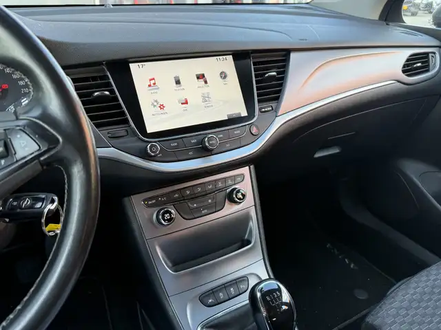 Opel Astra view 16
