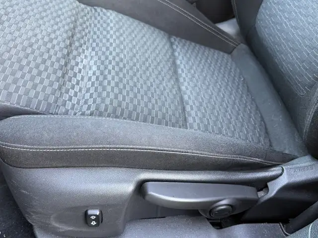 Opel Astra view 5